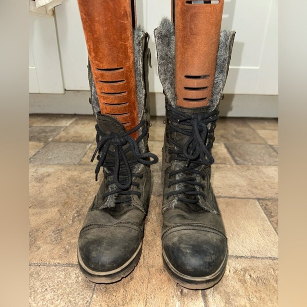 Boot Size 8.5 - Picture 3 of 6